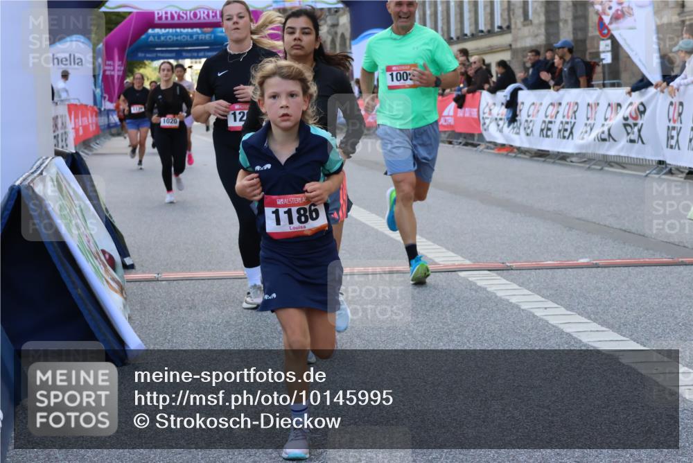 06.09.2026 - CURREX Alsterlauf Strokosch-Dieckow http://msf.ph/oto/10145995 06.09.2026 11:52:23 Ziel 1009, 1020, 1059, 1120, 1186, 1205, 1206, 1215, 1266, 1304 meine-sportfotos.de