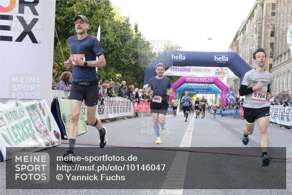 06.09.2026 - CURREX Alsterlauf Yannick Fuchs http://msf.ph/oto/10146047 06.09.2026 09:47:49 Ziel 2850, 5704, 6228, 6262, 6378, 8189 meine-sportfotos.de