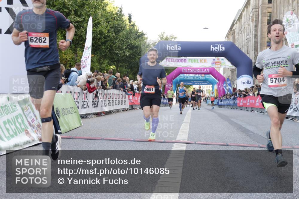 06.09.2026 - CURREX Alsterlauf Yannick Fuchs http://msf.ph/oto/10146085 06.09.2026 09:47:49 Ziel 2850, 5704, 6228, 6262, 6378, 8189 meine-sportfotos.de