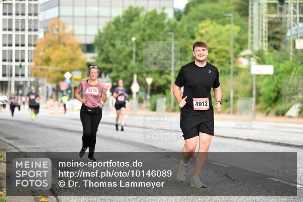 06.09.2026 - CURREX Alsterlauf Dr. Thomas Lammeyer http://msf.ph/oto/10146089 06.09.2026 10:20:34 Laufen 5248, 4912 meine-sportfotos.de