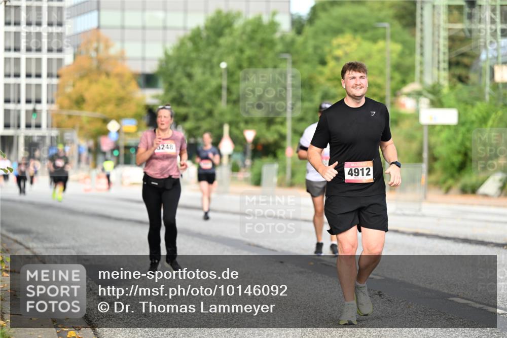 06.09.2026 - CURREX Alsterlauf Dr. Thomas Lammeyer http://msf.ph/oto/10146092 06.09.2026 10:20:35 Laufen 4912 meine-sportfotos.de