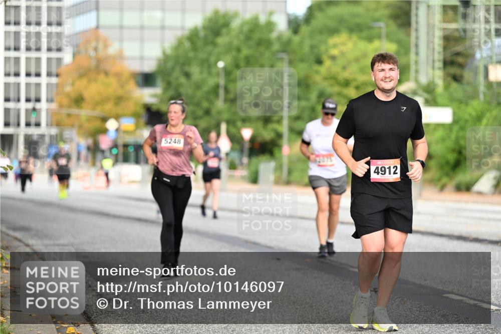 06.09.2026 - CURREX Alsterlauf Dr. Thomas Lammeyer http://msf.ph/oto/10146097 06.09.2026 10:20:35 Laufen 5248, 22075, 4912, 7 meine-sportfotos.de