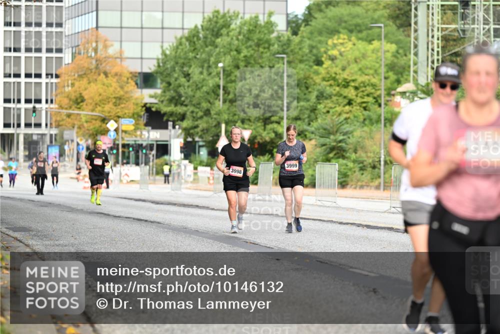 06.09.2026 - CURREX Alsterlauf Dr. Thomas Lammeyer http://msf.ph/oto/10146132 06.09.2026 10:20:40 Laufen 3998, 3999 meine-sportfotos.de