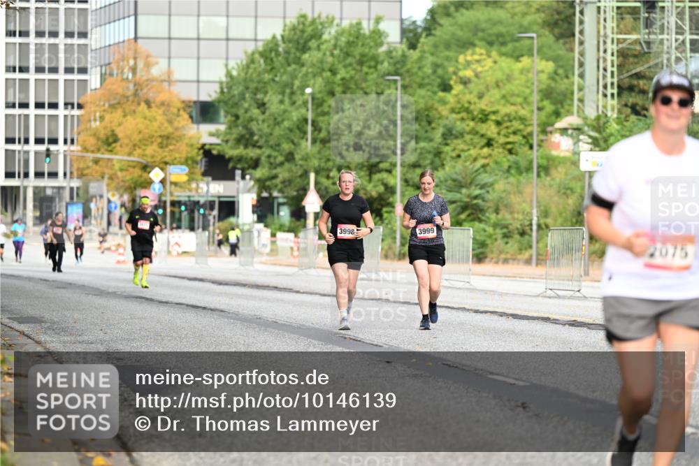 06.09.2026 - CURREX Alsterlauf Dr. Thomas Lammeyer http://msf.ph/oto/10146139 06.09.2026 10:20:40 Laufen 3998, 3999, 2075 meine-sportfotos.de