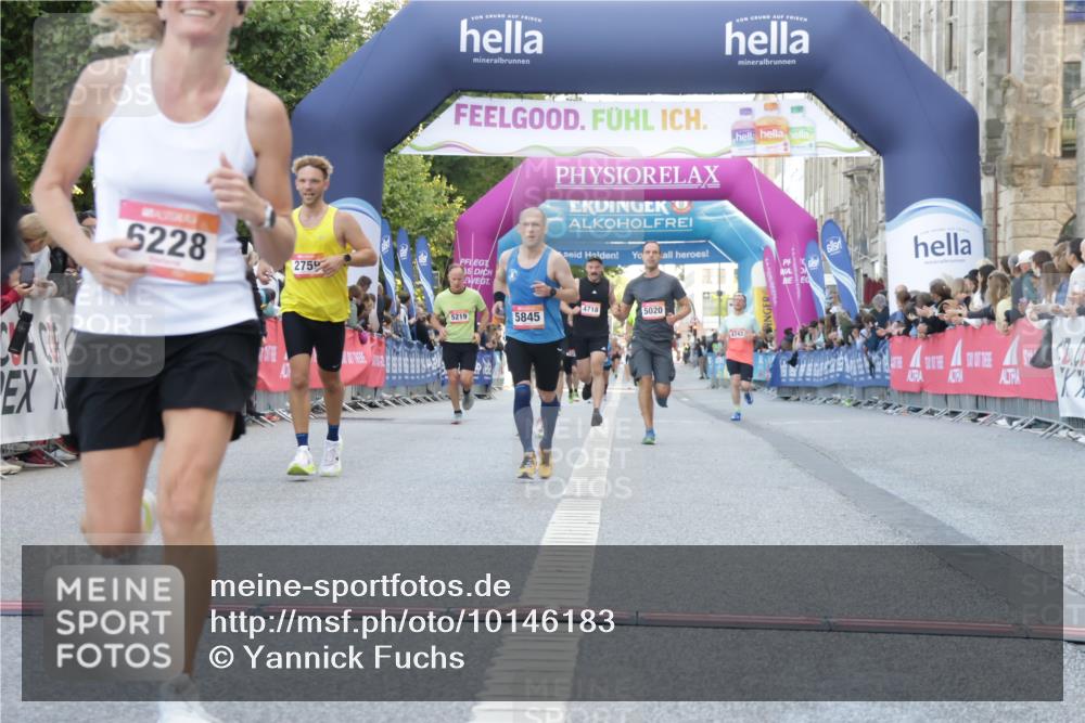 06.09.2026 - CURREX Alsterlauf Yannick Fuchs http://msf.ph/oto/10146183 06.09.2026 09:47:51 Ziel 2759, 5020, 5704, 5845, 6228, 6262 meine-sportfotos.de