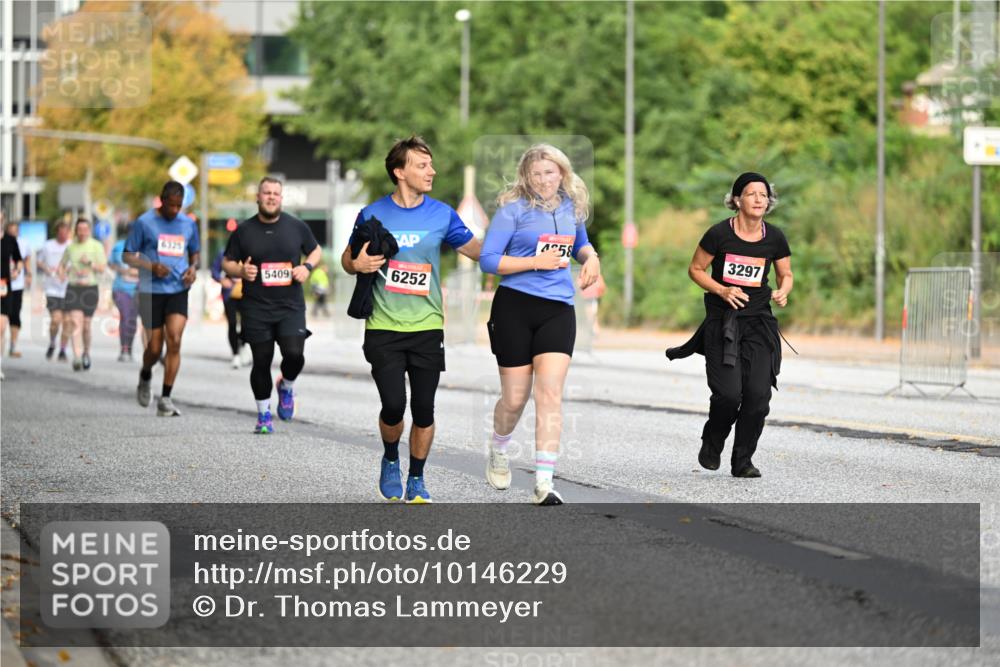 06.09.2026 - CURREX Alsterlauf Dr. Thomas Lammeyer http://msf.ph/oto/10146229 06.09.2026 10:21:03 Laufen 6325, 5409, 6252, 458, 3297 meine-sportfotos.de