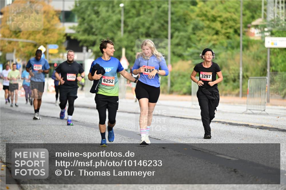 06.09.2026 - CURREX Alsterlauf Dr. Thomas Lammeyer http://msf.ph/oto/10146233 06.09.2026 10:21:03 Laufen 6325, 5409, 6252, 4259, 3297 meine-sportfotos.de
