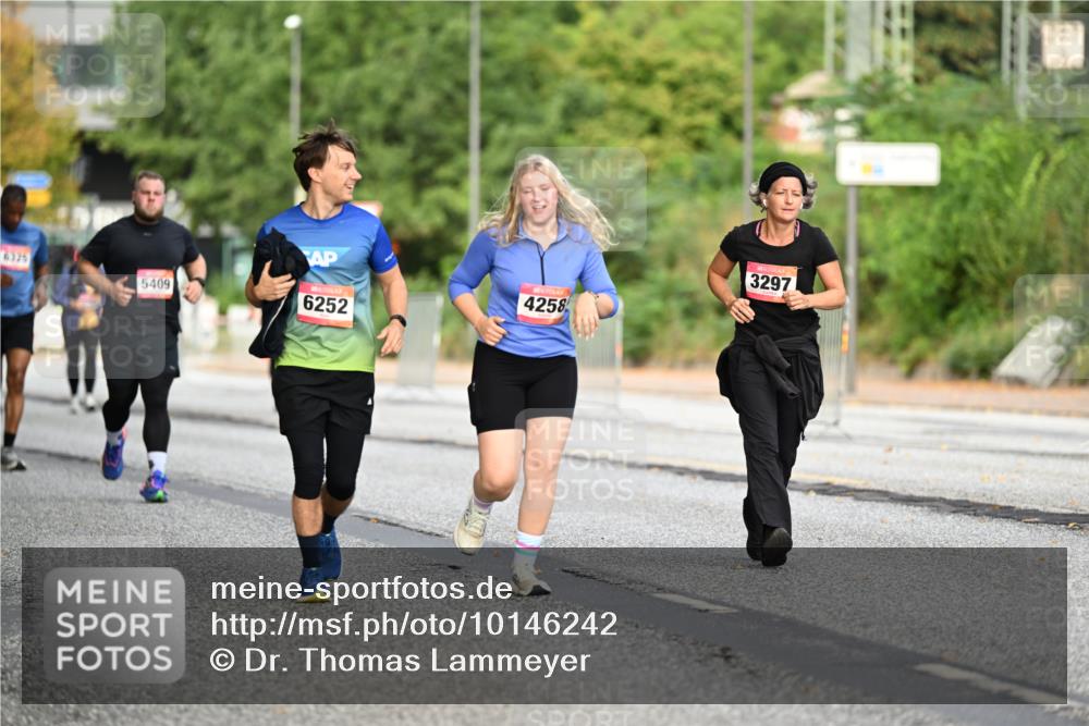 06.09.2026 - CURREX Alsterlauf Dr. Thomas Lammeyer http://msf.ph/oto/10146242 06.09.2026 10:21:04 Laufen 6325, 5409, 6252, 4258, 3297 meine-sportfotos.de