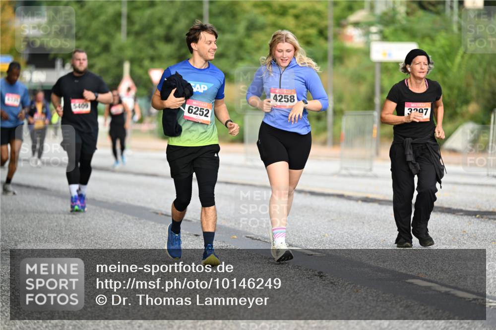 06.09.2026 - CURREX Alsterlauf Dr. Thomas Lammeyer http://msf.ph/oto/10146249 06.09.2026 10:21:05 Laufen 5409, 6252, 4258, 3297 meine-sportfotos.de