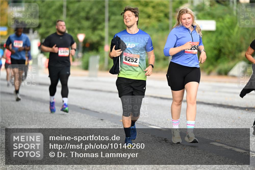 06.09.2026 - CURREX Alsterlauf Dr. Thomas Lammeyer http://msf.ph/oto/10146260 06.09.2026 10:21:06 Laufen 6252, 258 meine-sportfotos.de