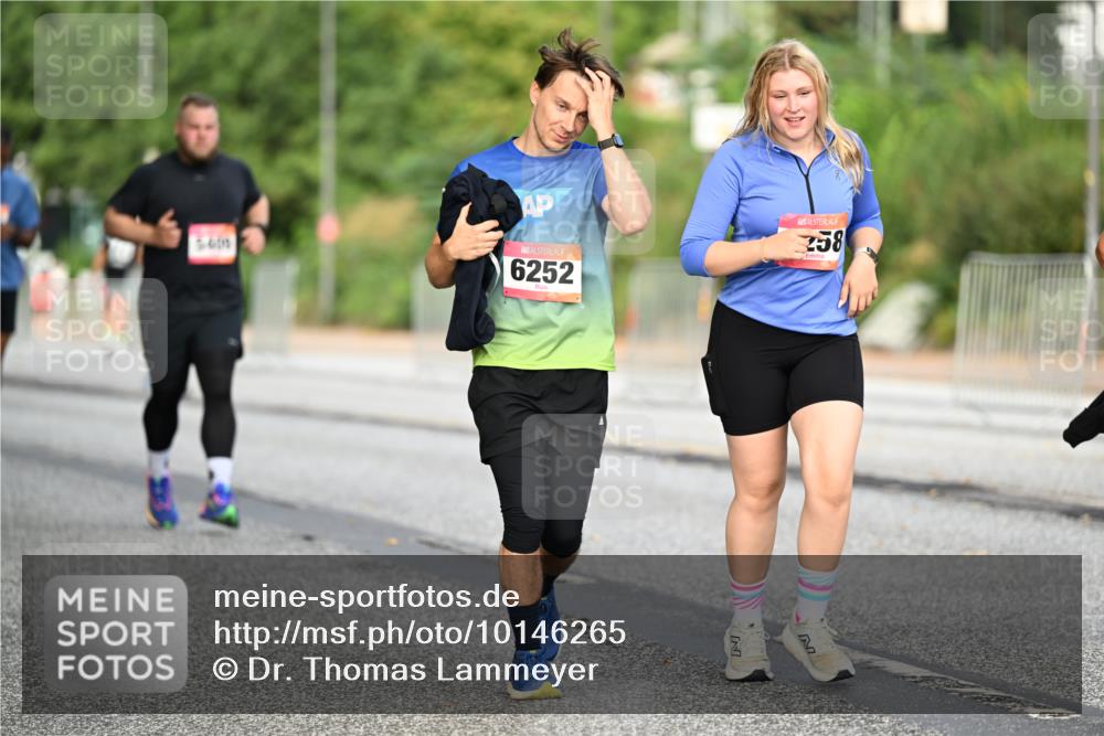 06.09.2026 - CURREX Alsterlauf Dr. Thomas Lammeyer http://msf.ph/oto/10146265 06.09.2026 10:21:07 Laufen 6252, 58 meine-sportfotos.de