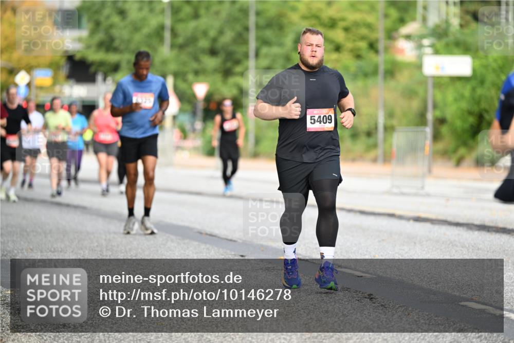 06.09.2026 - CURREX Alsterlauf Dr. Thomas Lammeyer http://msf.ph/oto/10146278 06.09.2026 10:21:09 Laufen 5409 meine-sportfotos.de