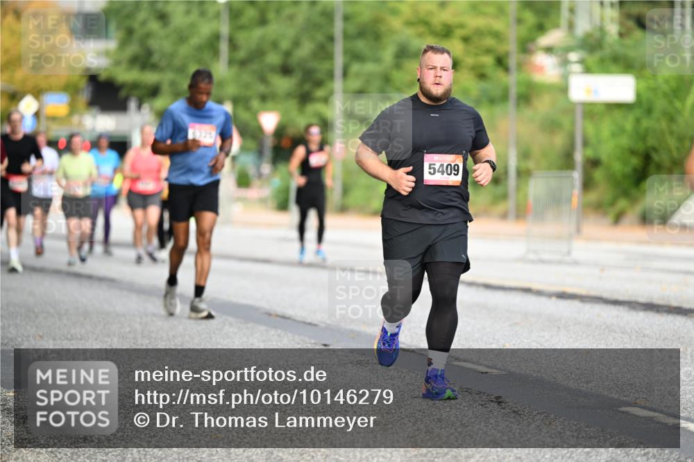 06.09.2026 - CURREX Alsterlauf Dr. Thomas Lammeyer http://msf.ph/oto/10146279 06.09.2026 10:21:09 Laufen 5409 meine-sportfotos.de