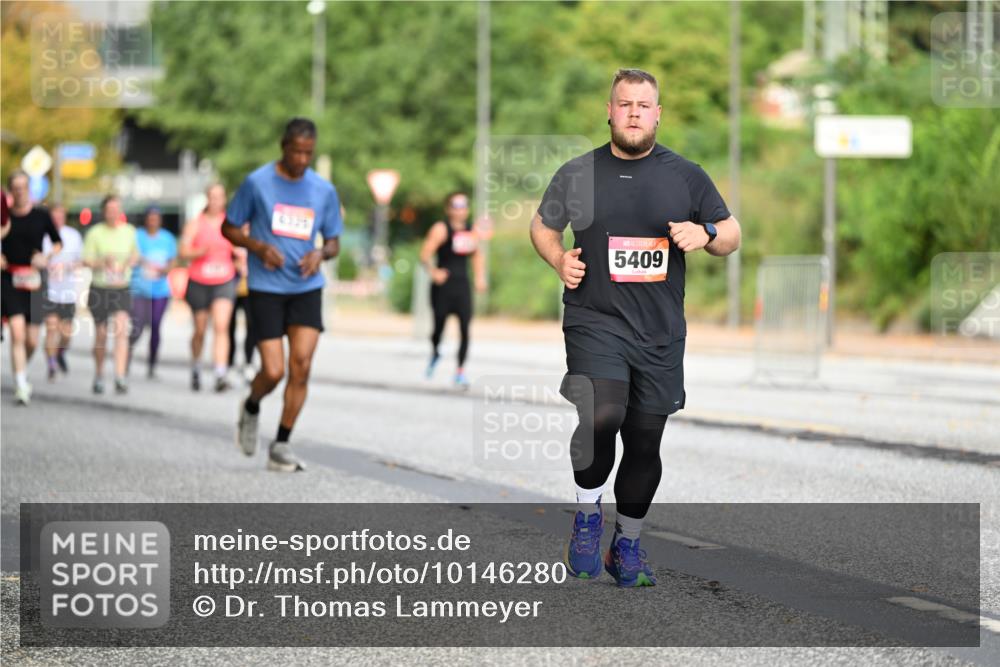 06.09.2026 - CURREX Alsterlauf Dr. Thomas Lammeyer http://msf.ph/oto/10146280 06.09.2026 10:21:09 Laufen 6225, 5409 meine-sportfotos.de