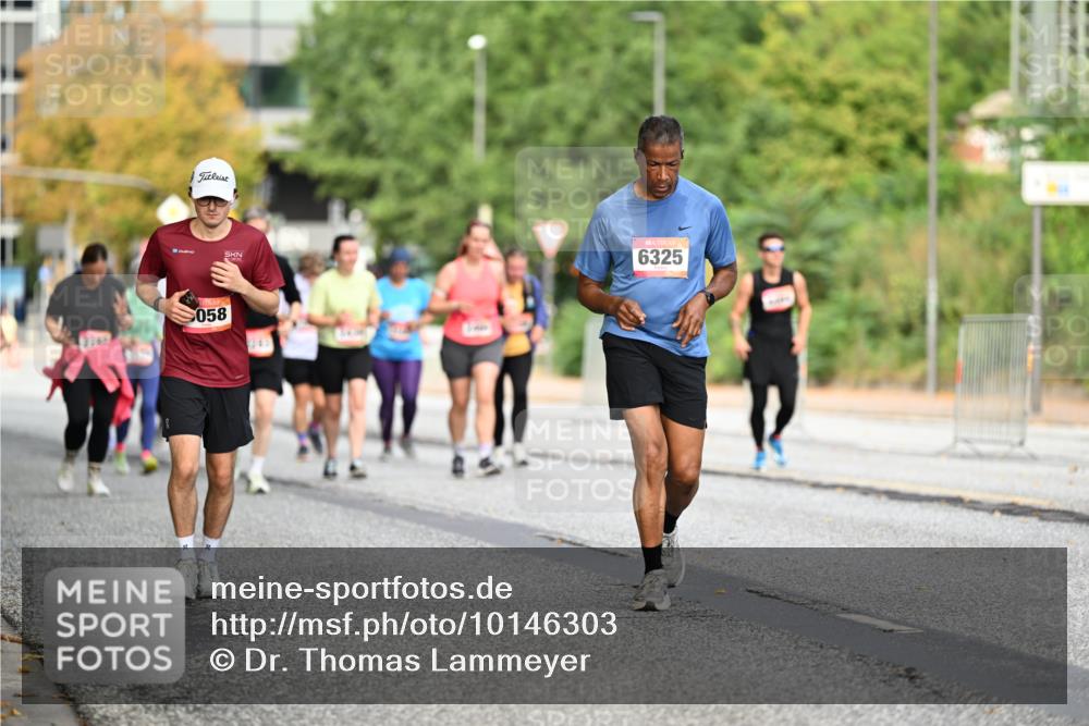 06.09.2026 - CURREX Alsterlauf Dr. Thomas Lammeyer http://msf.ph/oto/10146303 06.09.2026 10:21:12 Laufen 058, 6325 meine-sportfotos.de