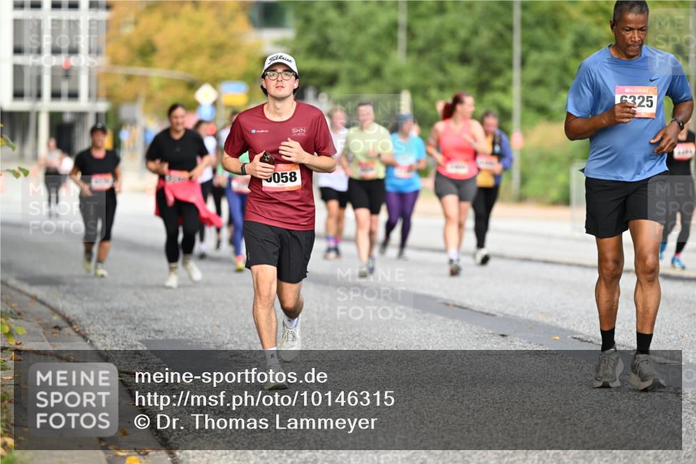 06.09.2026 - CURREX Alsterlauf Dr. Thomas Lammeyer http://msf.ph/oto/10146315 06.09.2026 10:21:14 Laufen 058, 6325 meine-sportfotos.de