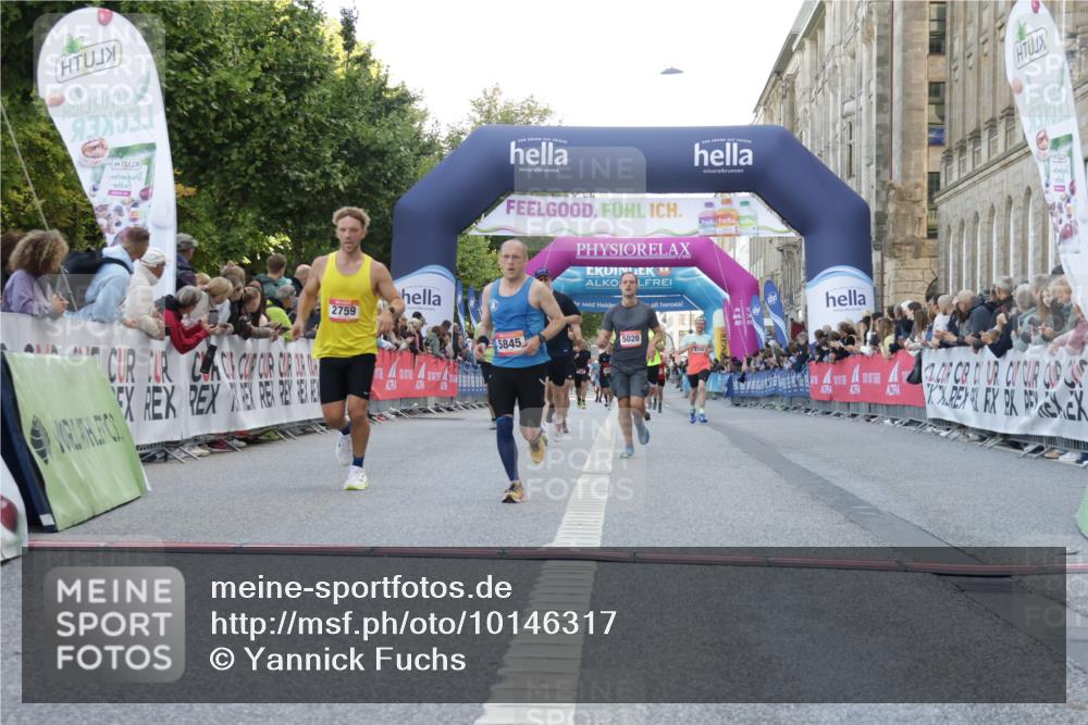 06.09.2026 - CURREX Alsterlauf Yannick Fuchs http://msf.ph/oto/10146317 06.09.2026 09:47:53 Ziel 2759, 4145, 4718, 5020, 5704, 5845, 6228, 6262 meine-sportfotos.de