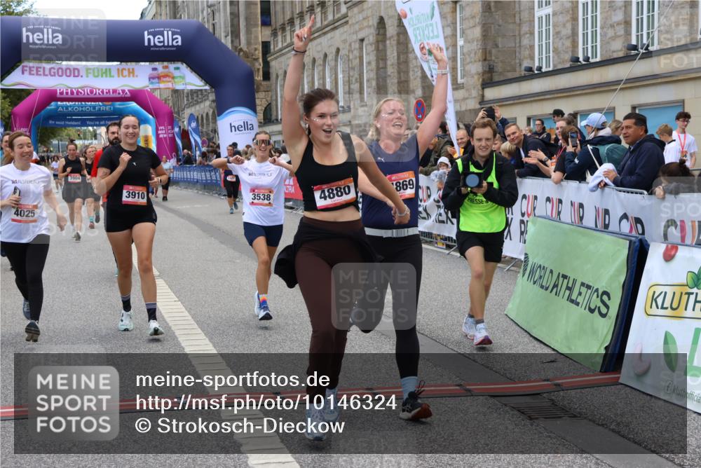 06.09.2026 - CURREX Alsterlauf Strokosch-Dieckow http://msf.ph/oto/10146324 06.09.2026 10:21:54 Ziel 2667, 2668, 2669, 3106, 3538, 3904, 3910, 4025, 4869, 4880, 5508, 8232 meine-sportfotos.de