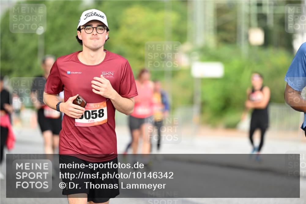 06.09.2026 - CURREX Alsterlauf Dr. Thomas Lammeyer http://msf.ph/oto/10146342 06.09.2026 10:21:18 Laufen 04, 058 meine-sportfotos.de