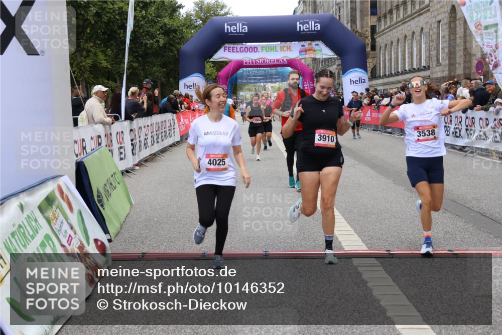 06.09.2026 - CURREX Alsterlauf Strokosch-Dieckow http://msf.ph/oto/10146352 06.09.2026 10:21:55 Ziel 2103, 2667, 2668, 2669, 3106, 3538, 3904, 3910, 4025, 4869, 4880, 4960, 5508, 8232 meine-sportfotos.de