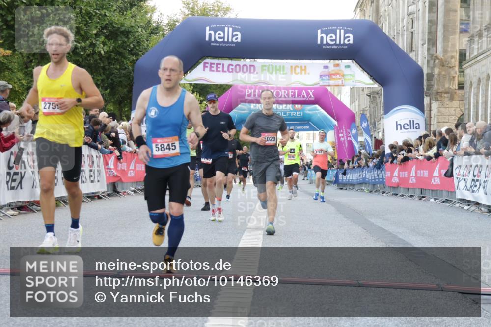 06.09.2026 - CURREX Alsterlauf Yannick Fuchs http://msf.ph/oto/10146369 06.09.2026 09:47:54 Ziel 2759, 4145, 4718, 5020, 5219, 5704, 5845, 6228, 6262 meine-sportfotos.de