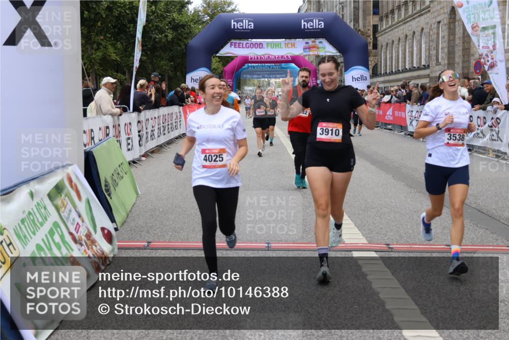 06.09.2026 - CURREX Alsterlauf Strokosch-Dieckow http://msf.ph/oto/10146388 06.09.2026 10:21:55 Ziel 2103, 2667, 2668, 2669, 3106, 3538, 3904, 3910, 4025, 4869, 4880, 4960, 5508, 8232 meine-sportfotos.de