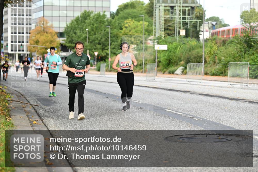 06.09.2026 - CURREX Alsterlauf Dr. Thomas Lammeyer http://msf.ph/oto/10146459 06.09.2026 10:21:44 Laufen 3043, 4307, 3013 meine-sportfotos.de