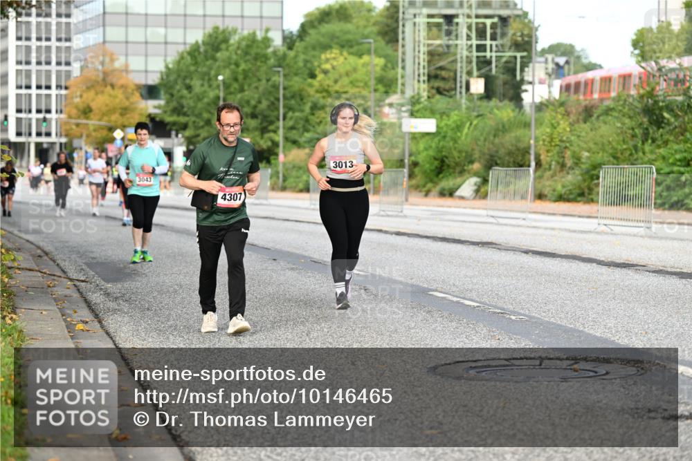 06.09.2026 - CURREX Alsterlauf Dr. Thomas Lammeyer http://msf.ph/oto/10146465 06.09.2026 10:21:45 Laufen 3043, 4307, 3013 meine-sportfotos.de