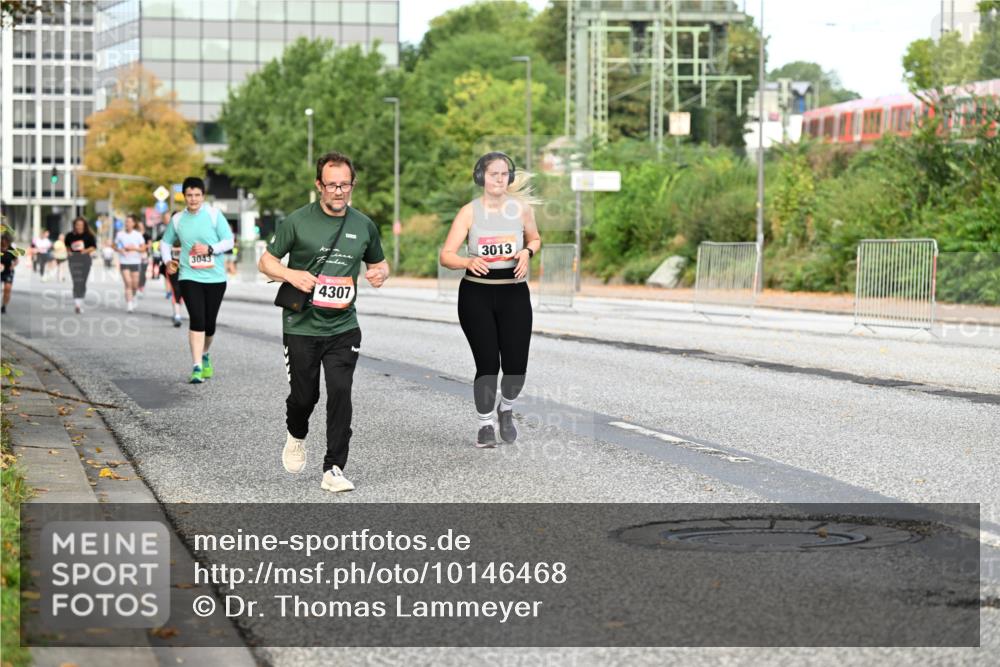 06.09.2026 - CURREX Alsterlauf Dr. Thomas Lammeyer http://msf.ph/oto/10146468 06.09.2026 10:21:45 Laufen 3043, 4307, 3013 meine-sportfotos.de