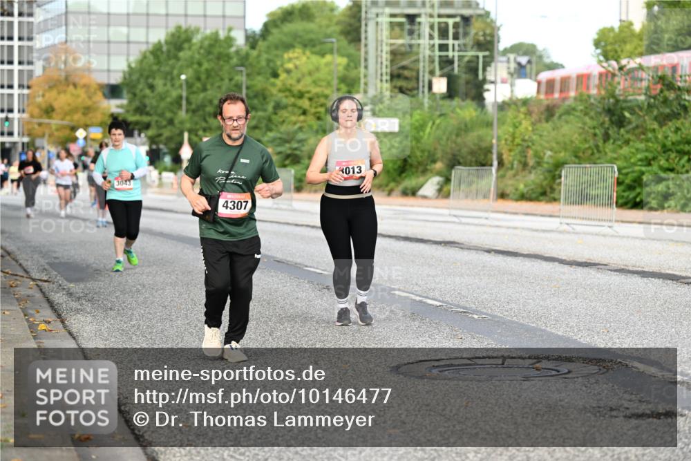 06.09.2026 - CURREX Alsterlauf Dr. Thomas Lammeyer http://msf.ph/oto/10146477 06.09.2026 10:21:46 Laufen 3043, 4307, 3013 meine-sportfotos.de