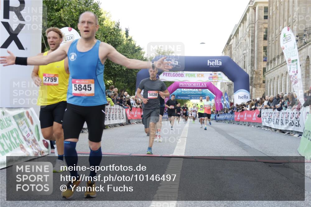 06.09.2026 - CURREX Alsterlauf Yannick Fuchs http://msf.ph/oto/10146497 06.09.2026 09:47:55 Ziel 2114, 2759, 4145, 4718, 4743, 5020, 5219, 5704, 5845, 6228, 6262 meine-sportfotos.de