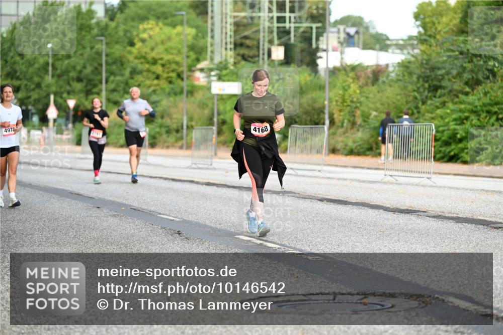 06.09.2026 - CURREX Alsterlauf Dr. Thomas Lammeyer http://msf.ph/oto/10146542 06.09.2026 10:21:58 Laufen 4972, 4168 meine-sportfotos.de