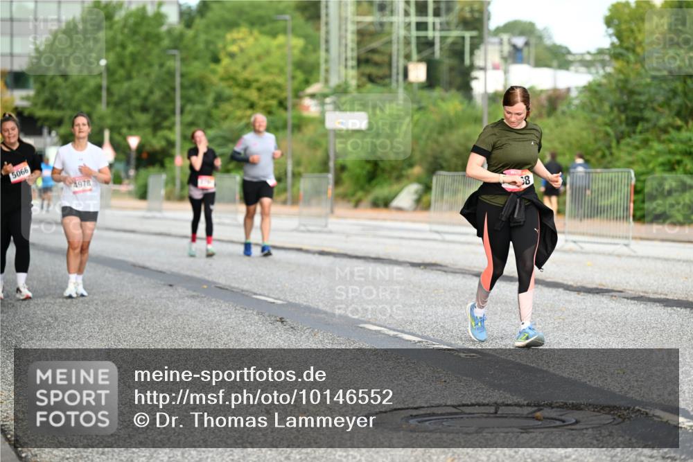06.09.2026 - CURREX Alsterlauf Dr. Thomas Lammeyer http://msf.ph/oto/10146552 06.09.2026 10:21:59 Laufen 5066, 4978, 38 meine-sportfotos.de
