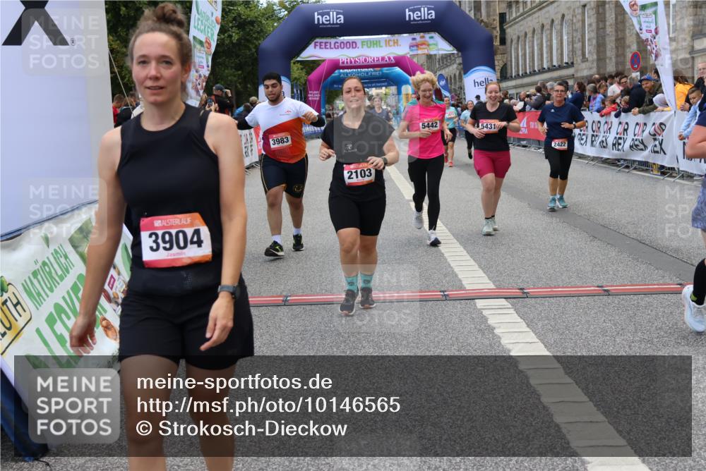 06.09.2026 - CURREX Alsterlauf Strokosch-Dieckow http://msf.ph/oto/10146565 06.09.2026 10:22:01 Ziel 2103, 2422, 3474, 3538, 3904, 3910, 3983, 4025, 4869, 4960, 5431, 5442, 5508, 8232 meine-sportfotos.de