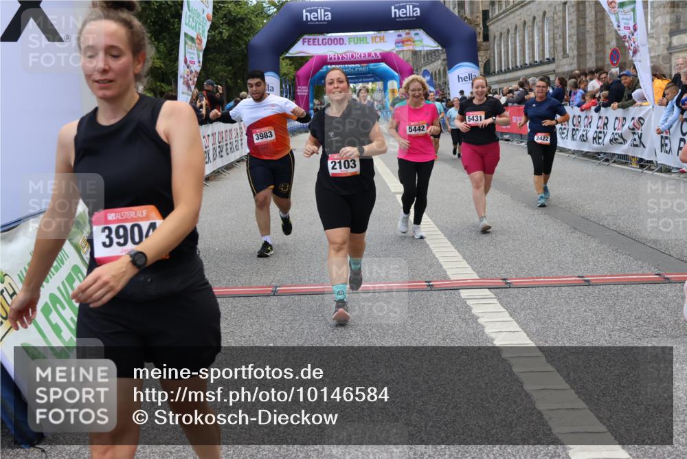 06.09.2026 - CURREX Alsterlauf Strokosch-Dieckow http://msf.ph/oto/10146584 06.09.2026 10:22:01 Ziel 2103, 2422, 3474, 3538, 3904, 3910, 3983, 4025, 4869, 4960, 5431, 5442, 5508, 8232 meine-sportfotos.de