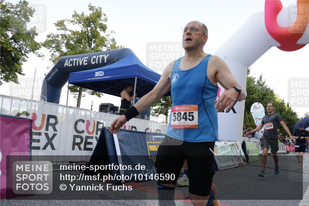 06.09.2026 - CURREX Alsterlauf Yannick Fuchs http://msf.ph/oto/10146590 06.09.2026 09:47:56 Ziel 2114, 2759, 4145, 4718, 4743, 5020, 5076, 5219, 5704, 5845, 6228, 6262 meine-sportfotos.de