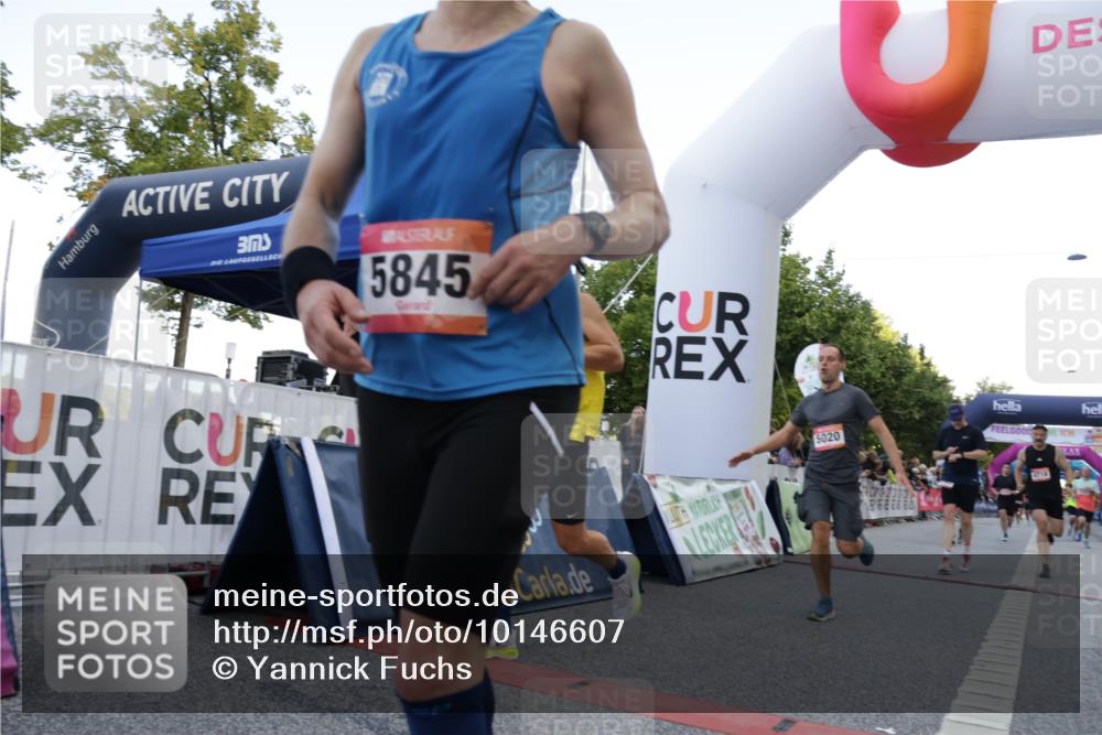 06.09.2026 - CURREX Alsterlauf Yannick Fuchs http://msf.ph/oto/10146607 06.09.2026 09:47:56 Ziel 2114, 2759, 4145, 4718, 4743, 5020, 5076, 5219, 5704, 5845, 6228, 6262 meine-sportfotos.de