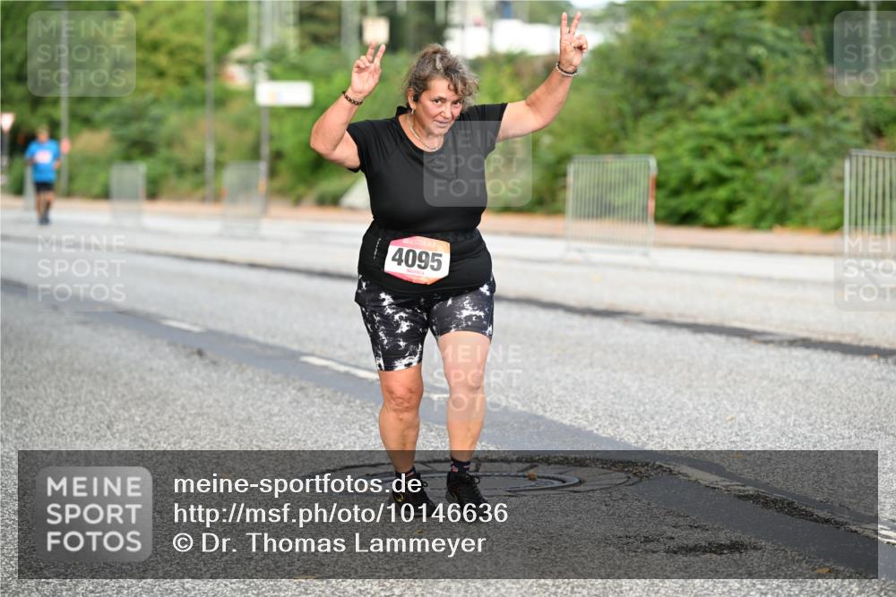 06.09.2026 - CURREX Alsterlauf Dr. Thomas Lammeyer http://msf.ph/oto/10146636 06.09.2026 10:22:08 Laufen 4095 meine-sportfotos.de