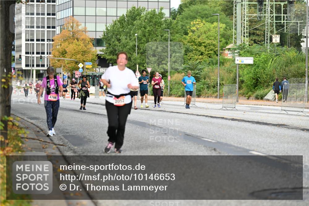 06.09.2026 - CURREX Alsterlauf Dr. Thomas Lammeyer http://msf.ph/oto/10146653 06.09.2026 10:22:11 Laufen 4766, 2052, 5155, 156, 3784, 287, 6 meine-sportfotos.de