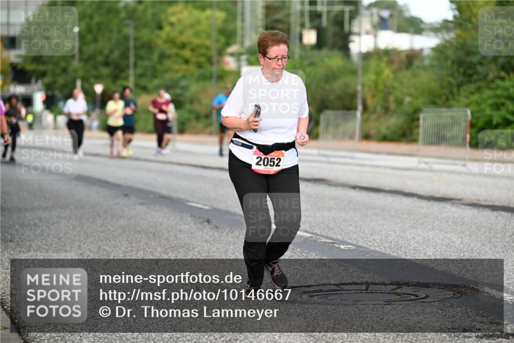 06.09.2026 - CURREX Alsterlauf Dr. Thomas Lammeyer http://msf.ph/oto/10146667 06.09.2026 10:22:14 Laufen 2052 meine-sportfotos.de