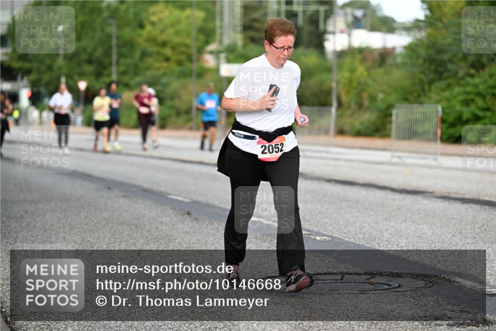 06.09.2026 - CURREX Alsterlauf Dr. Thomas Lammeyer http://msf.ph/oto/10146668 06.09.2026 10:22:14 Laufen 2052 meine-sportfotos.de