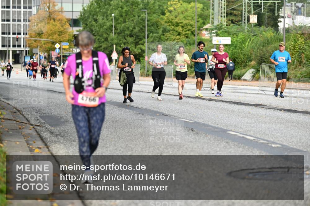 06.09.2026 - CURREX Alsterlauf Dr. Thomas Lammeyer http://msf.ph/oto/10146671 06.09.2026 10:22:19 Laufen 4766, 5585, 3054, 155, 5156, 3784 meine-sportfotos.de
