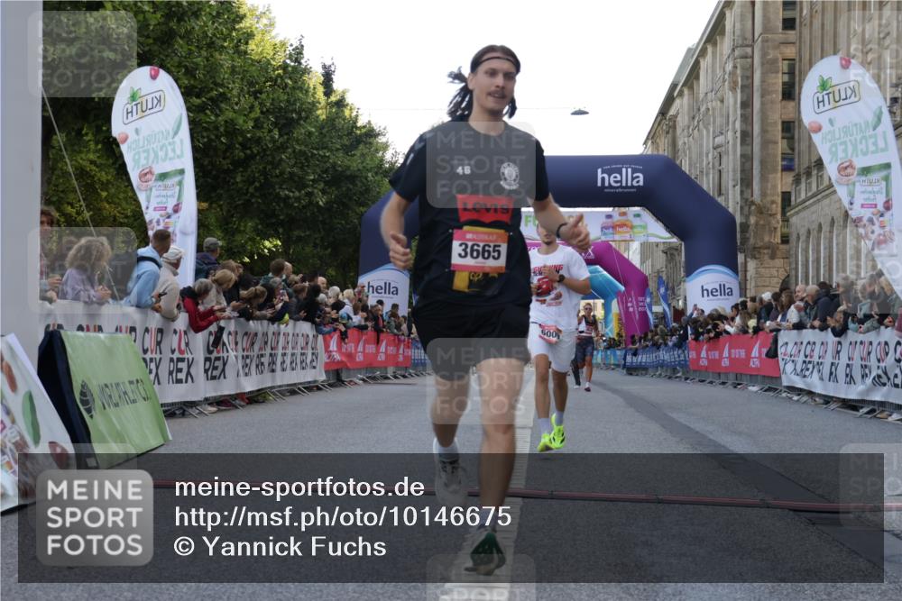 06.09.2026 - CURREX Alsterlauf Yannick Fuchs http://msf.ph/oto/10146675 06.09.2026 09:48:05 Ziel 2114, 2134, 2463, 3632, 3665, 4718, 4743, 5076, 5219, 5804, 5932, 6009 meine-sportfotos.de