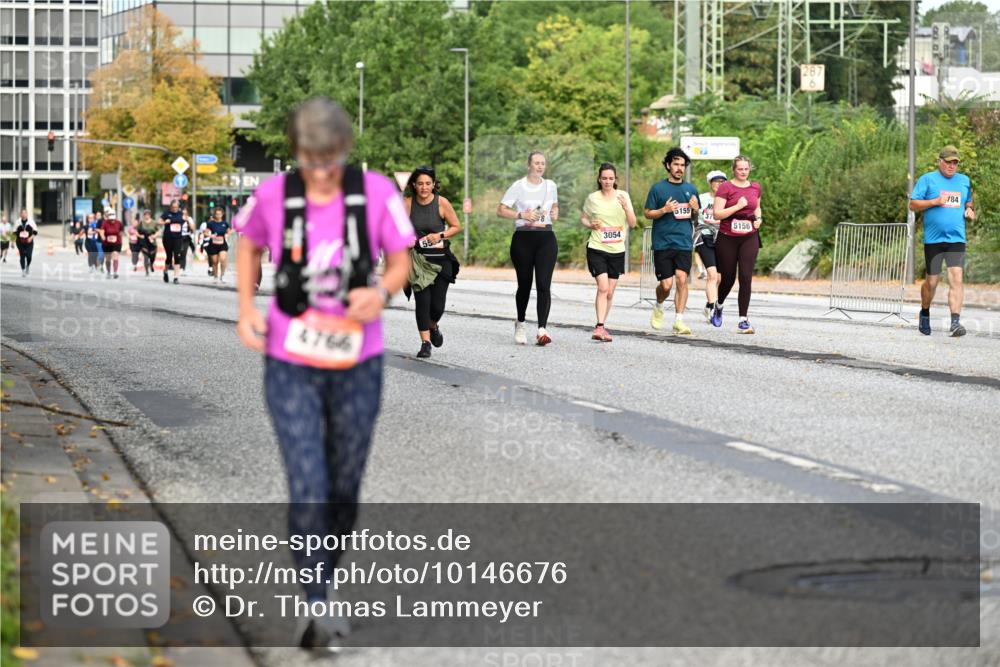 06.09.2026 - CURREX Alsterlauf Dr. Thomas Lammeyer http://msf.ph/oto/10146676 06.09.2026 10:22:20 Laufen 4766, 5155, 5156, 3054, 55, 184 meine-sportfotos.de