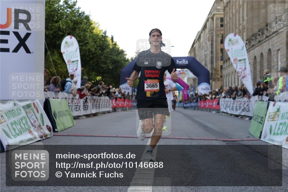 06.09.2026 - CURREX Alsterlauf Yannick Fuchs http://msf.ph/oto/10146688 06.09.2026 09:48:05 Ziel 2114, 2134, 2463, 3632, 3665, 4718, 4743, 5076, 5219, 5804, 5932, 6009 meine-sportfotos.de