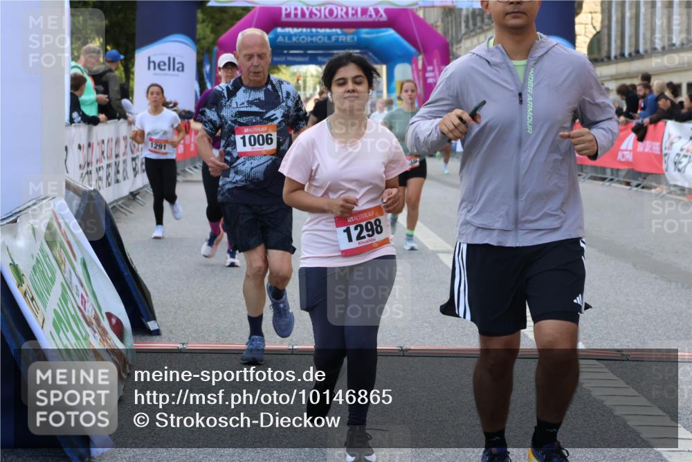 06.09.2026 - CURREX Alsterlauf Strokosch-Dieckow http://msf.ph/oto/10146865 06.09.2026 11:53:58 Ziel 1006, 1018, 1068, 1069, 1098, 1124, 1150, 1223, 1291, 1298, 1305, 8139 meine-sportfotos.de