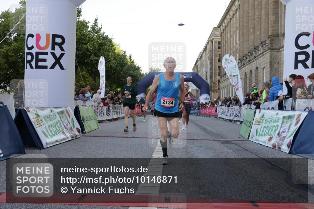 06.09.2026 - CURREX Alsterlauf Yannick Fuchs http://msf.ph/oto/10146871 06.09.2026 09:48:09 Ziel 2134, 2463, 3632, 3665, 4405, 4472, 5315, 5804, 5932, 6009 meine-sportfotos.de