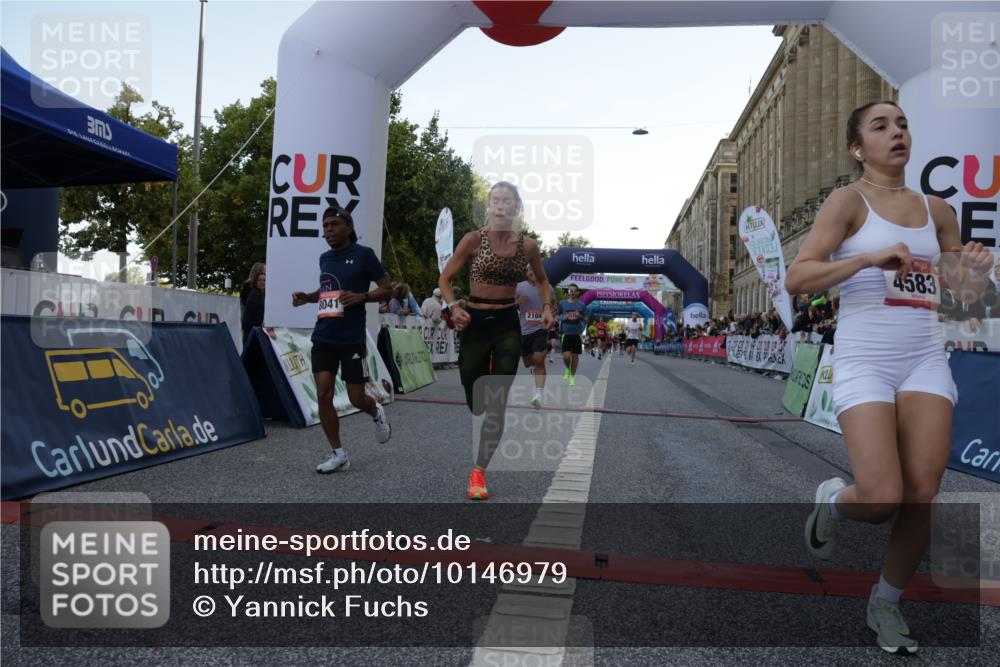 06.09.2026 - CURREX Alsterlauf Yannick Fuchs http://msf.ph/oto/10146979 06.09.2026 09:48:16 Ziel 2104, 2134, 2275, 2746, 3632, 3878, 4254, 4405, 4472, 4583, 5153, 5315, 5804, 6414, 8041 meine-sportfotos.de