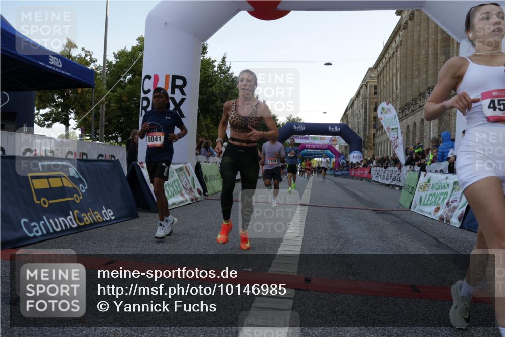 06.09.2026 - CURREX Alsterlauf Yannick Fuchs http://msf.ph/oto/10146985 06.09.2026 09:48:16 Ziel 2104, 2134, 2275, 2746, 3632, 3878, 4254, 4405, 4472, 4583, 5153, 5315, 5804, 6414, 8041 meine-sportfotos.de