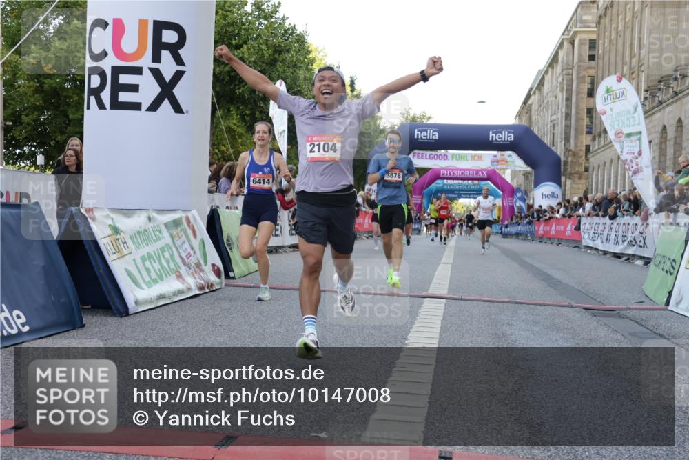 06.09.2026 - CURREX Alsterlauf Yannick Fuchs http://msf.ph/oto/10147008 06.09.2026 09:48:17 Ziel 2104, 2189, 2275, 2746, 3632, 3878, 4254, 4405, 4472, 4583, 5153, 5315, 5804, 6414, 8041 meine-sportfotos.de